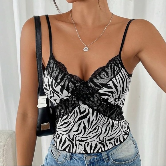 NEW L Source Unknown Zebra Cami Black & White Lace Top Blouse Club Or Lingerie - Picture 1 of 5